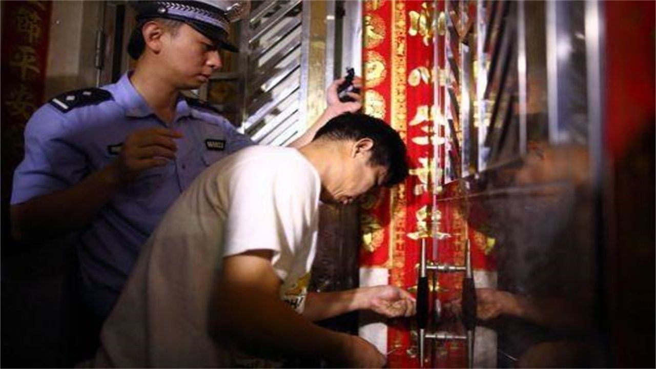 济源请开锁师傅开了锁后，师傅为什么一般都不进门，就算主人请也不进去？